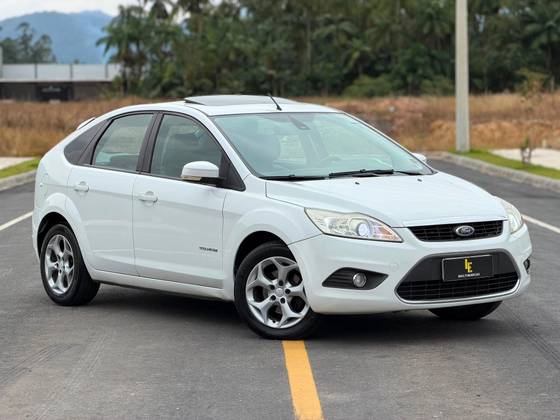 FORD FOCUS 2.0 TITANIUM HATCH 16V FLEX 4P AUTOMÁTICO